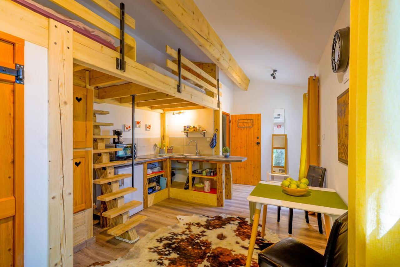 Le Mont Besset Bed & Breakfast Lalouvesc Ngoại thất bức ảnh